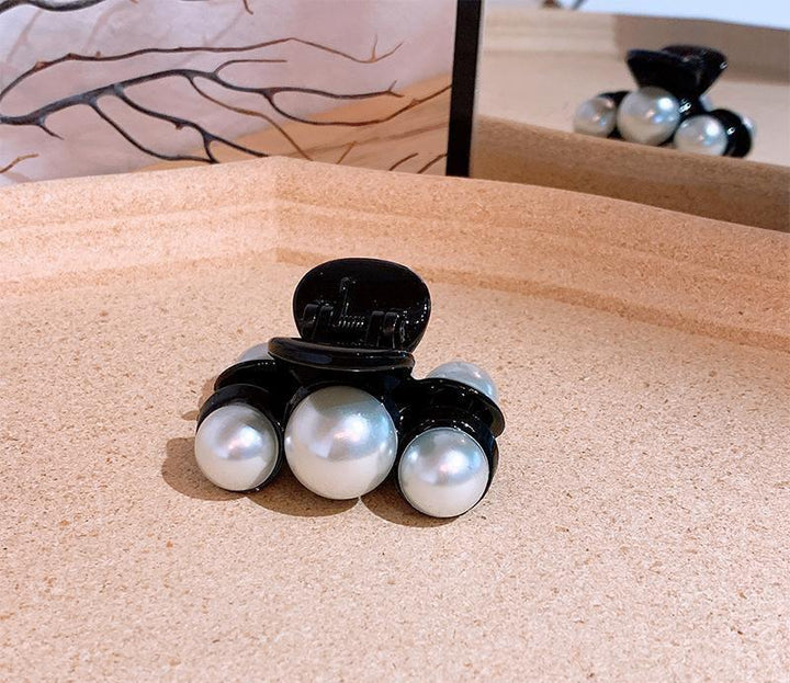 Pearl Hair Claw Clip