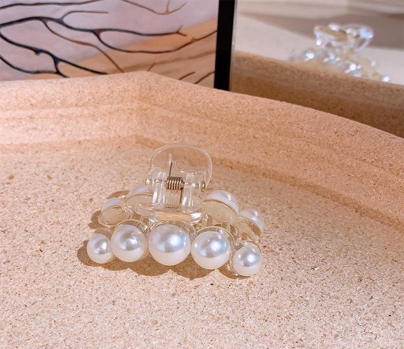 Pearl Hair Claw Clip