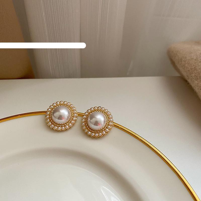 Round Pearl Earrings