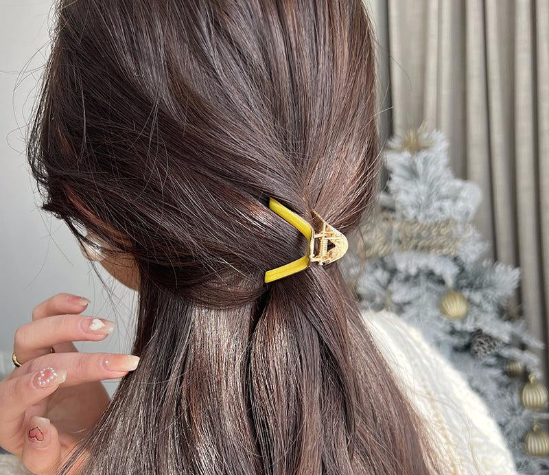 V-Shaped Hair Claw Clip